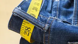 Jeans sostenibili con gli enzimi top secret di Ca’ Foscari