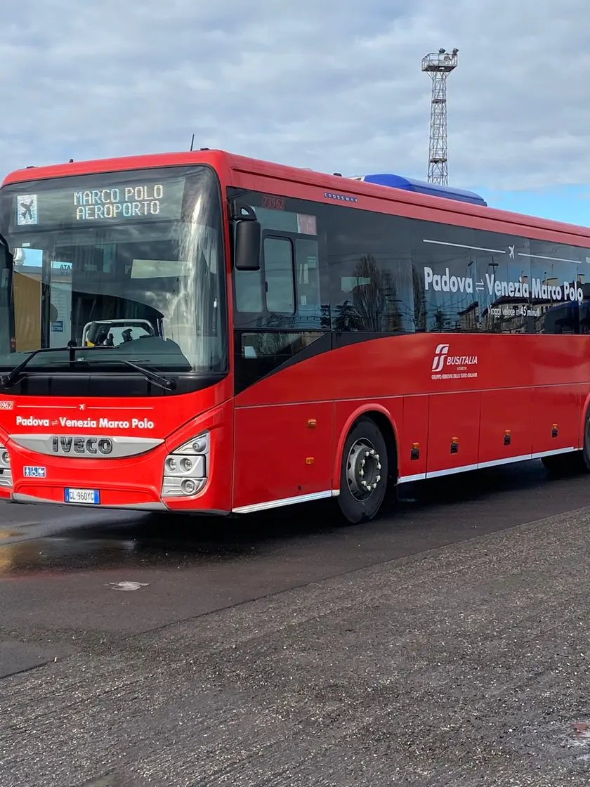 Il servizio di BusItalia Veneto che collega la stazione di Padova con l’aeroporto di Venezia Marco Polo