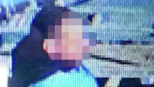 L'accoltellatore ripreso dalle telecamere del cimitero