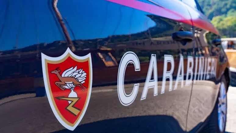 Aggredisce la madre anziana e la sorella: arrestato