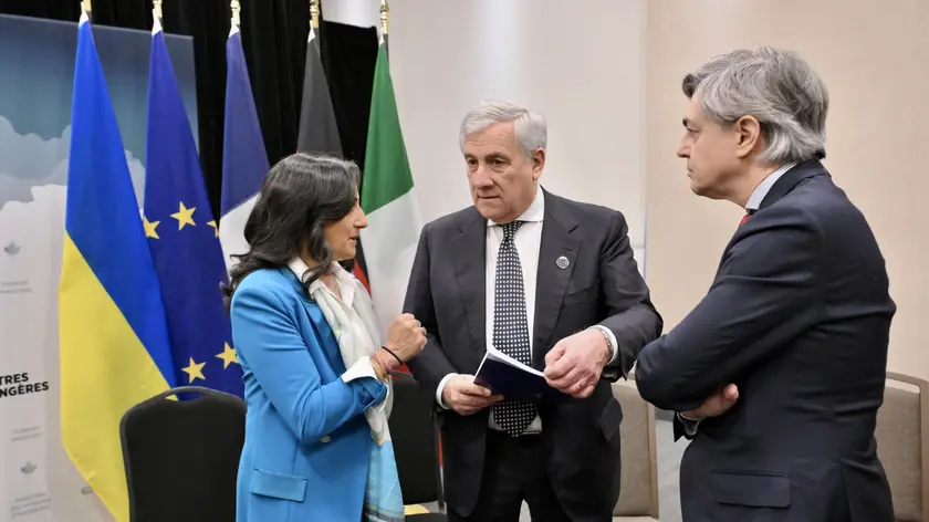 Il ministro degli Esteri Antonio Tajani con la collega canadese, Anita Anand in occasione della Riunione ministeriale esteri G7 in Canada, a Niagara on the Lake