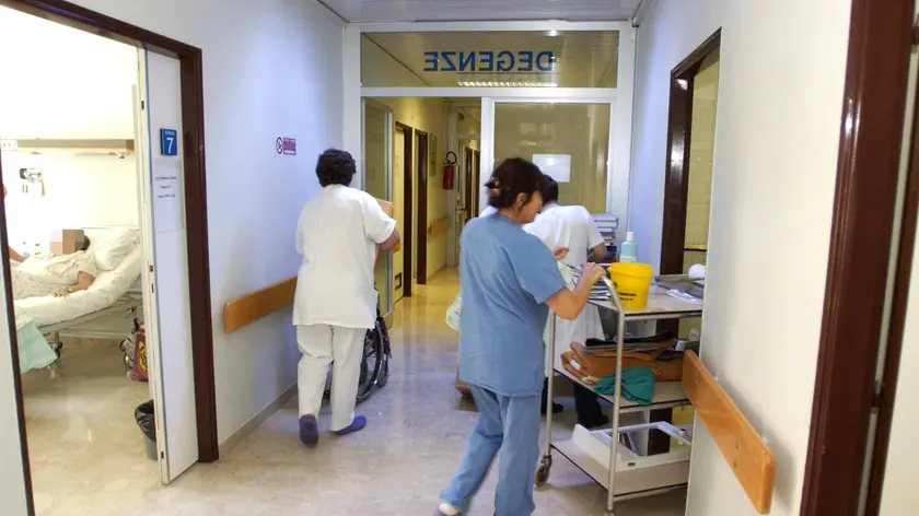 Son oltre duemila gli operatori sanitari colpiti dalla norma