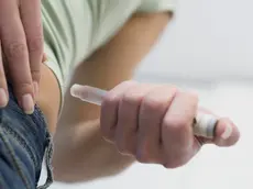 L'iniezione di un farmaco per contrastare il diabete