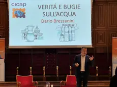 Dario Bressanini sul palco del Cicap Fest di Padova