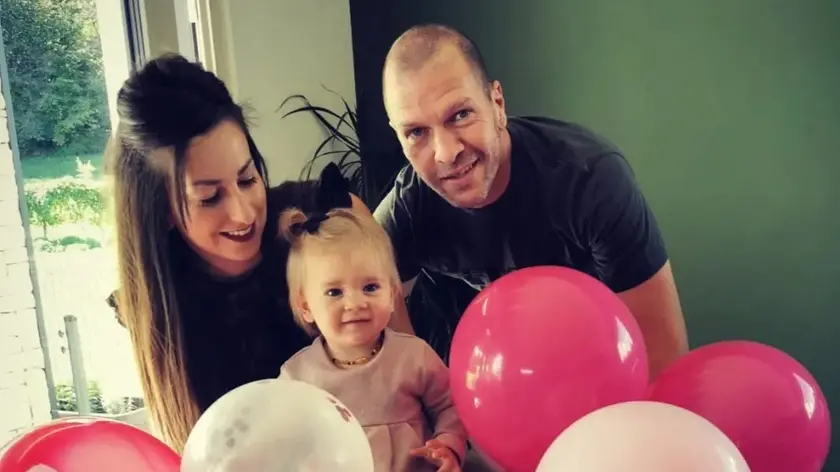 Ludovica con papà e mamma quando ha compiuto un anno