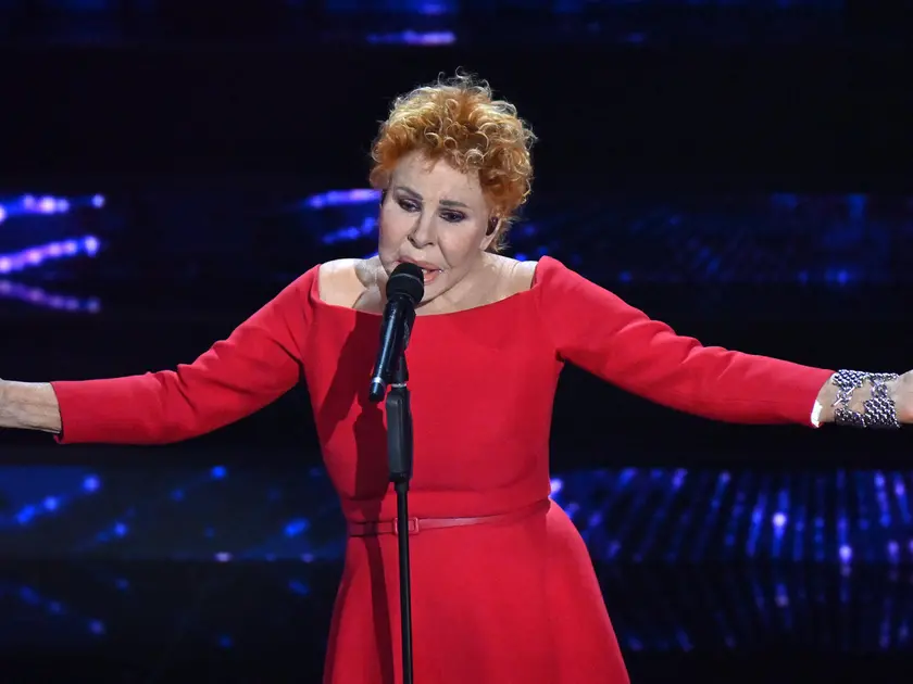 Ornella Vanoni, un misto di eleganza spiazzante, ironia laterale e un coraggio di verità