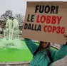Una attivista di Extinction Rebellion a Padova