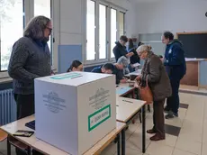 Un seggio elettorale per le Elezioni Regionali in Veneto, dove è stato registrato un crollo dell'affluenza