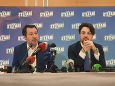 Matteo Salvini con Alberto Stefani in conferenza stampa dopo la vittoria del candidato del centrodestra alle elezioni regionali (foto Agenzia Bianchi)
