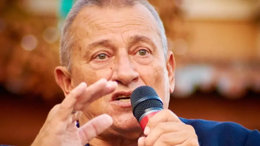 Riccardo Szumski ex leghista, medico sospeso che si autodefinisce "free-vax"