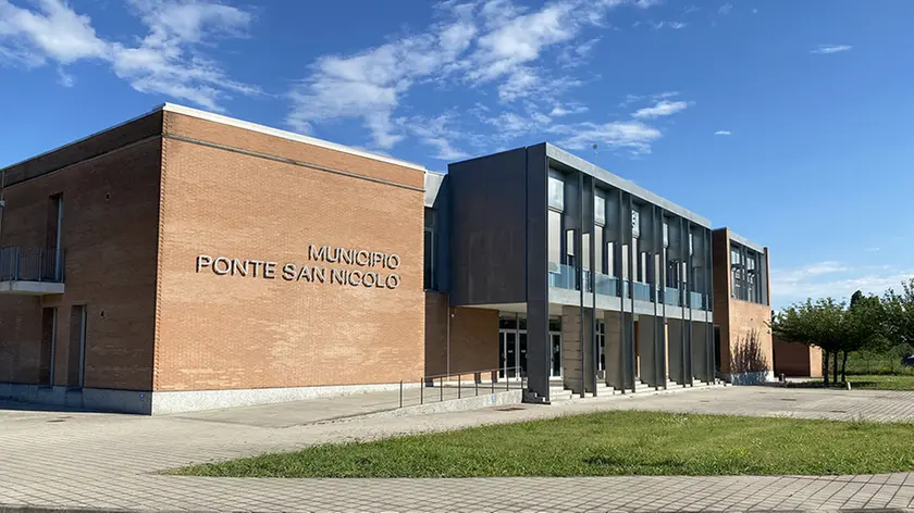 Il municipio di Ponte San Nicolò