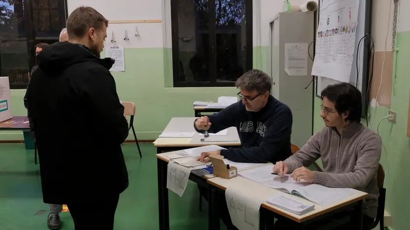 Una persona su due ha scelto di non votare in Veneto: affluenza mai cosi bassa in regione
