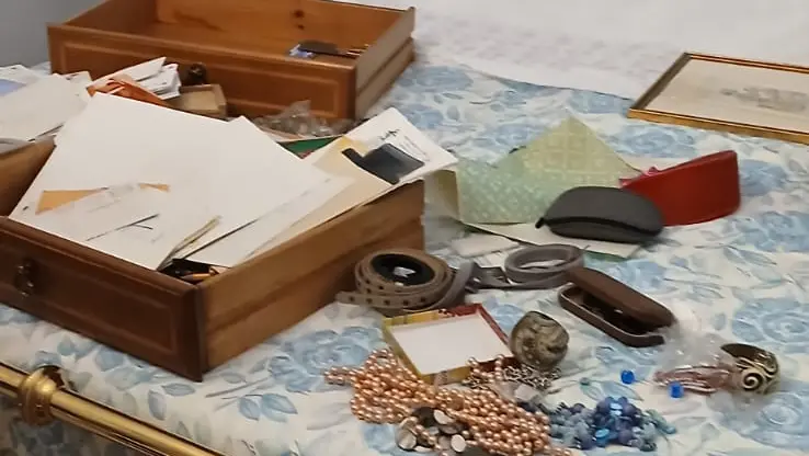 Il caos lasciato dai ladri