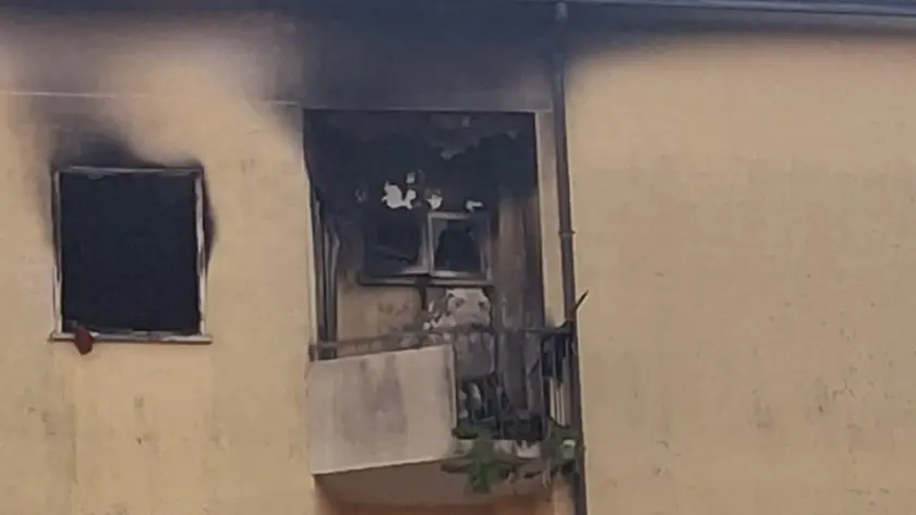 La palazzina interessata dall'incendio