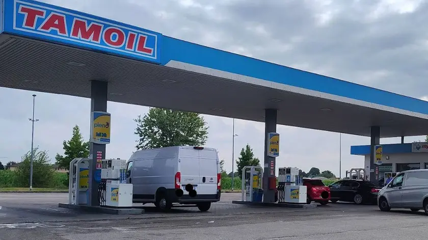 Il distributore di via Montà