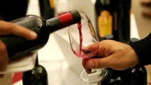 La rissa per un calice di vino non pagato: è successo a Abano Termo