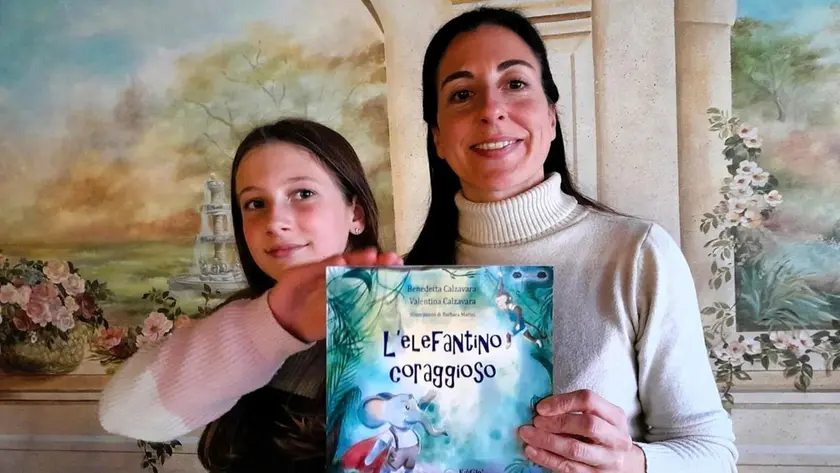 Benedetta e Valentina Calzavara con il libro
