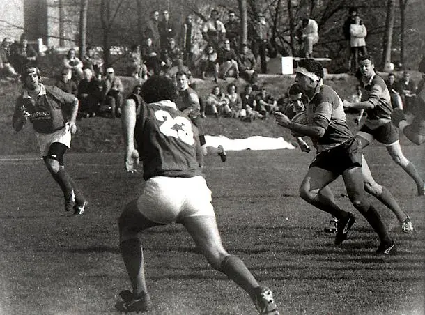 Odone Lupo Scanferla palla in mano