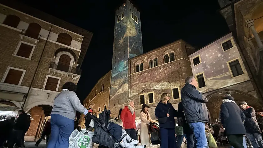 Il videomapping sulla torre degli Anziani