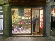 Chiude per sempre la Bomboniera d'Oro