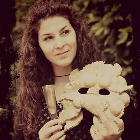 Ilaria Roccon, insegnante di Scultura al Liceo artistico di Cortina