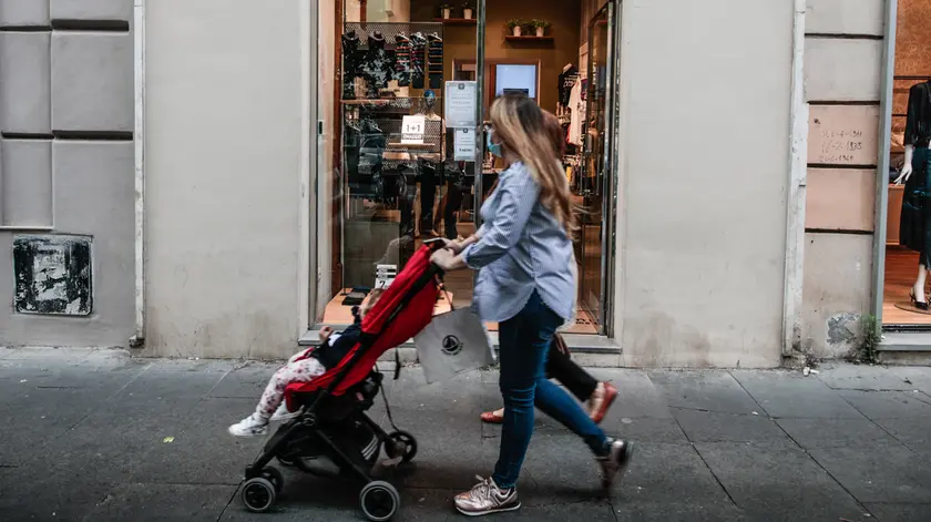 Una giovane donna è stata licenziata dopo aver comunicato di essere incinta