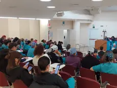 I lavoratori riuniti in assemblea sindacale nell’azienda ospedaliera di via Giustiniani a Padova