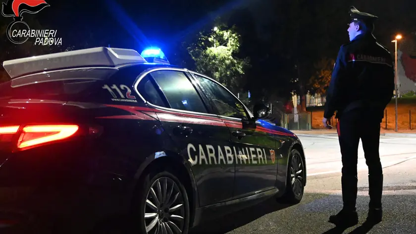 Anziano soprnde il ladro, chiama i carabinieri e lo fa arrestare