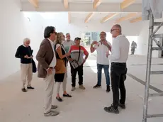 Il sopralluogo con il sindaco all’interno dell’asilo nido in costruzione durante la scorsa estate