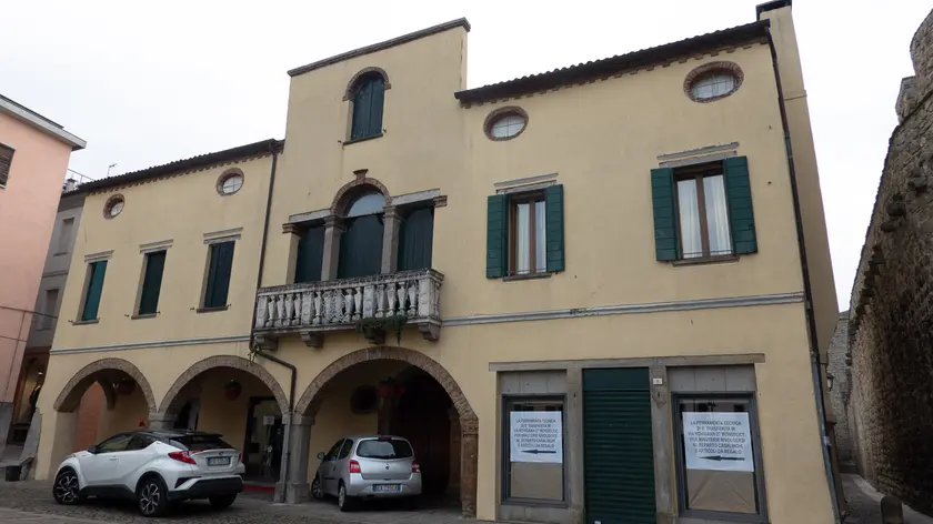 Palazzo Regazzoni in piazza Mazzini a Monselice messo in vendita