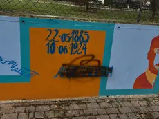 Il murales vandalizzato