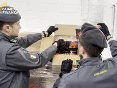 La guardia di finanza di Padova ha sequestrato oltre 45 mila fuochi d'artificio