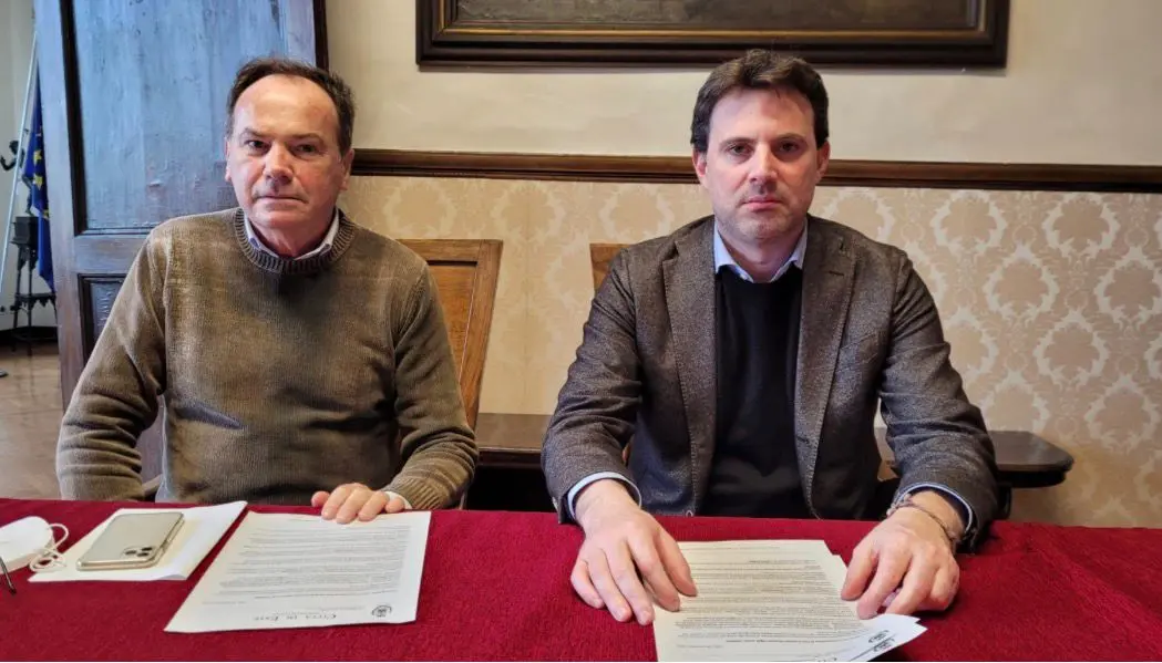 Lorenzo Simonato con il sindaco di Este Matteo Pajola