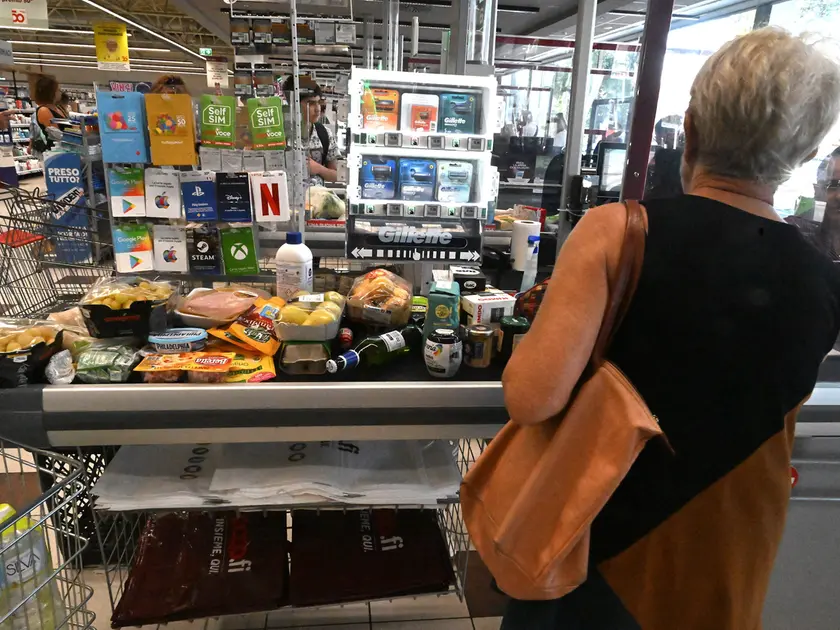 Supermercati chiusi la domenica: la proposto fa discutere