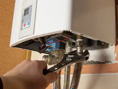 Il montaggio di una caldaia.