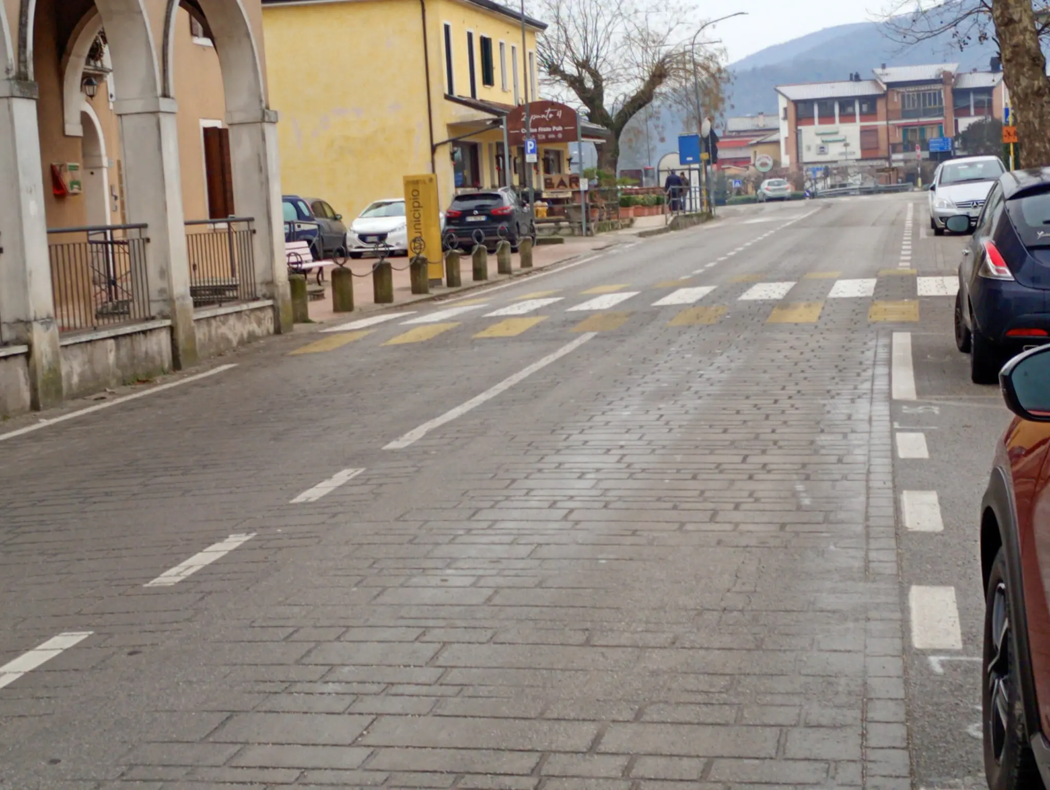 Il punto in cui le telecamere di sorveglianza hanno immortalato il passaggio della giovane scomparsa