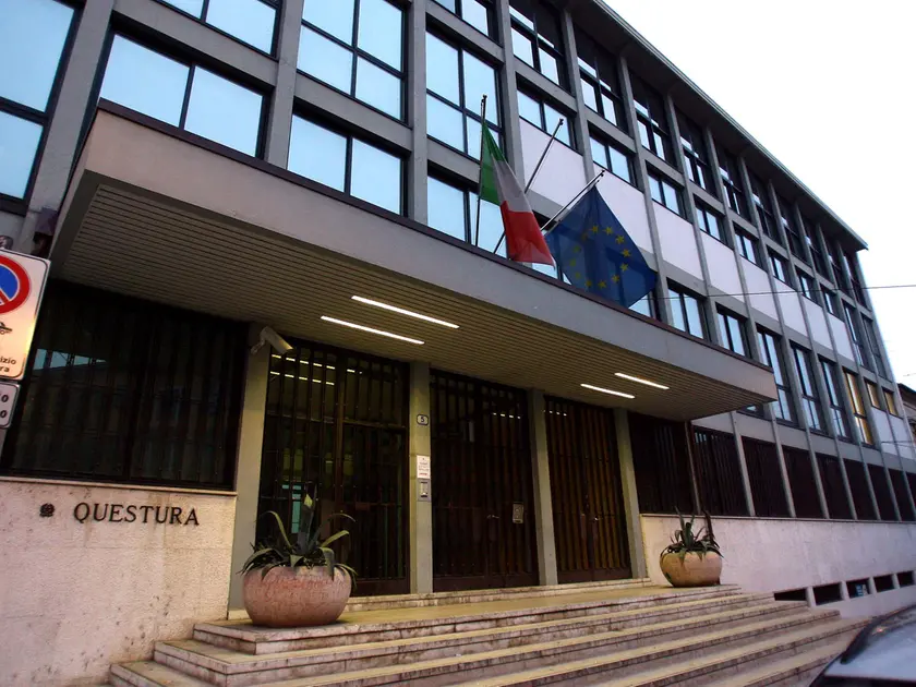 L'INGRESSO DELLA QUESTURA DI PADOVA