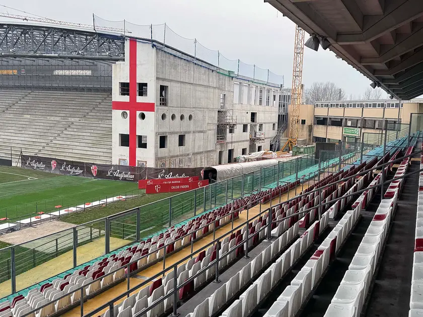La curva sud dello stadio Euganeo