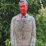 La statua di Aldo Moro imbrattata