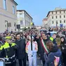 La torcia olimpica in piazza