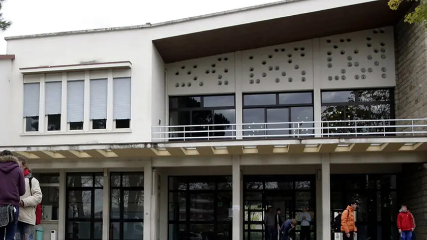La scuola media "Vittorino da Feltre" di Abano dove una ragazzina ha spruzzato spray urticante nel bagno