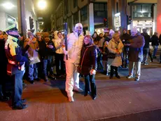 Foto ricordo assieme a uno dei tedofori padovani (foto Bianchi)
