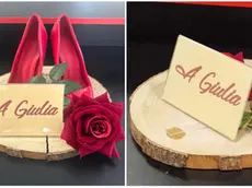 L'opera dedicata a Giulia Cecchettin prima e dopo il furto delle scarpette rosse