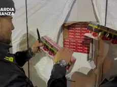 Maxi sequestro di sigarette di contrabbando a Padova