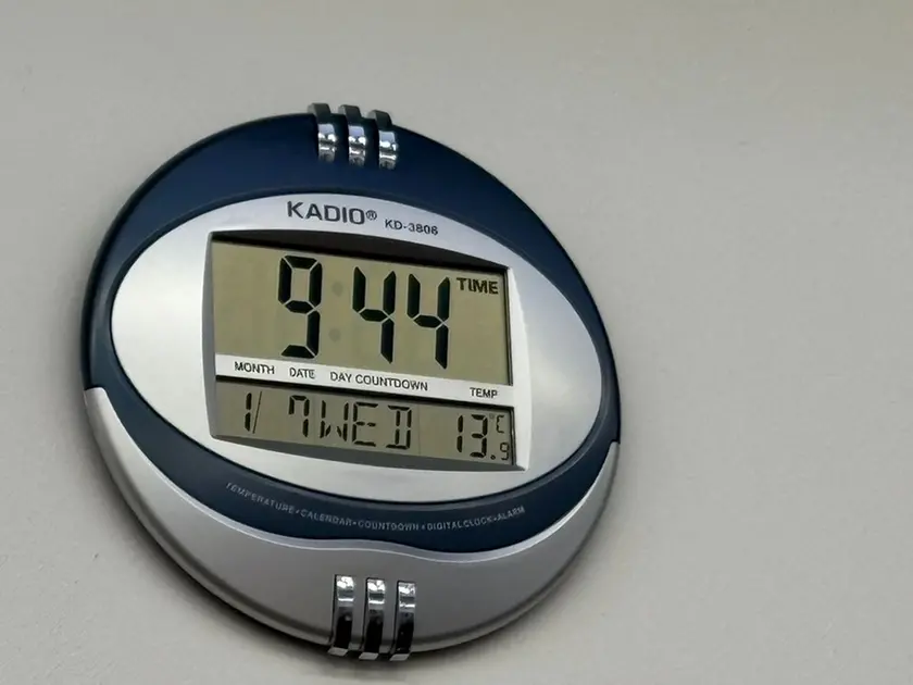 Il termometro in una classe del Netwon-Pertini segna 13,9 gradi