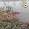 L'auto finita nel canale