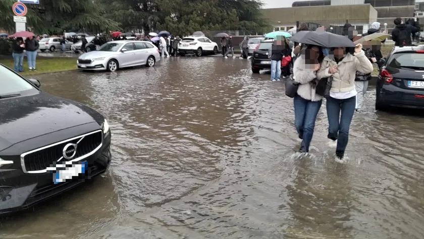 Il parcheggio allagato