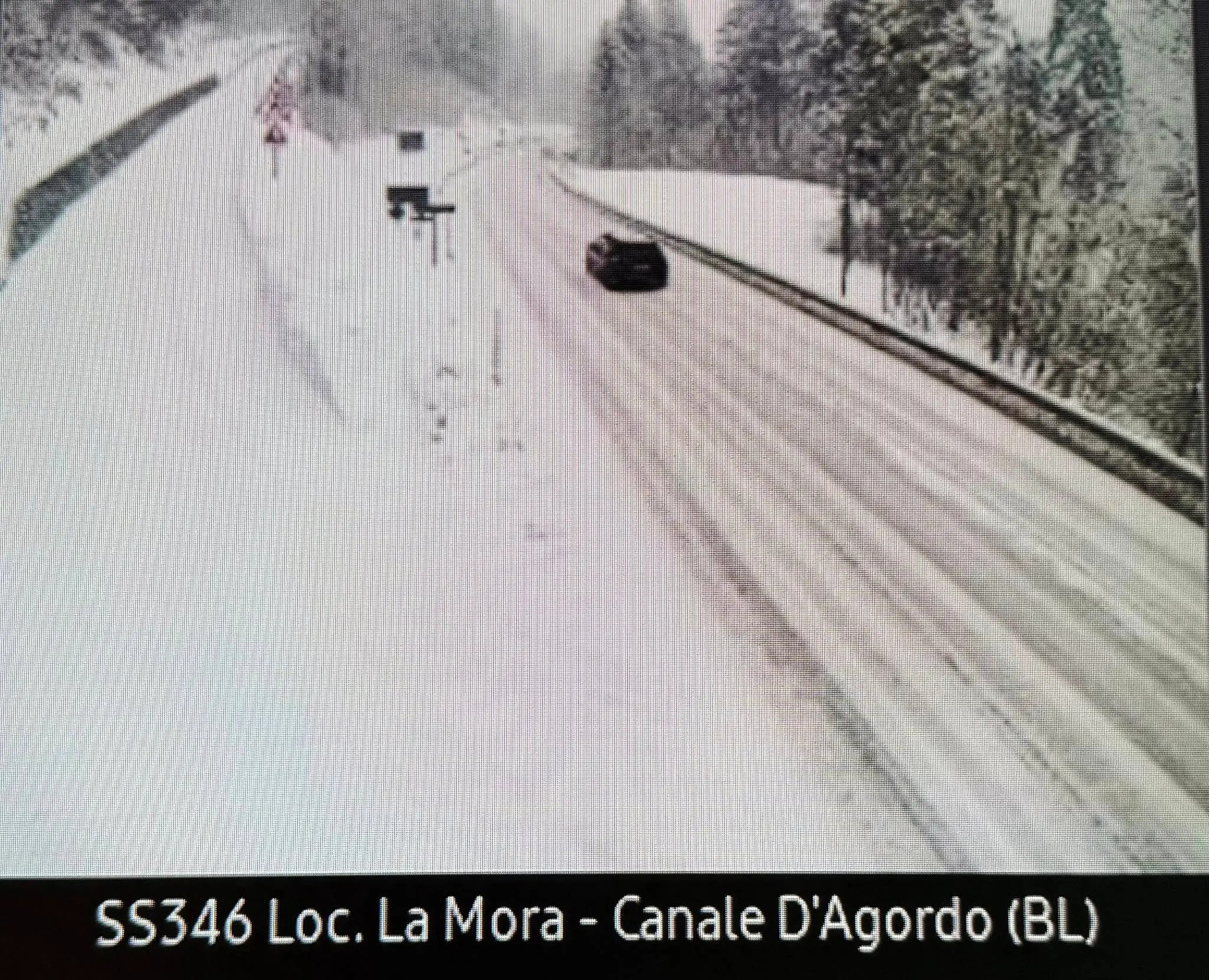 Le strade innevate a Canale d'Agordo