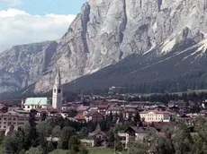 Seconde case a Cortina: il caos pass