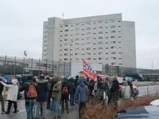 Protesta fuori dal Due Palazzi di Padova